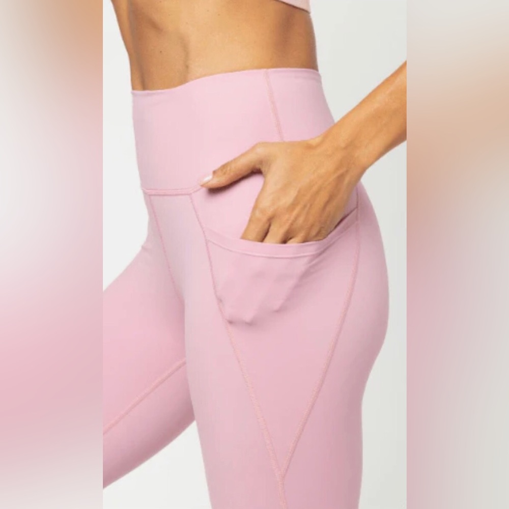 NWT Vie Active Lili 7/8 Legging
